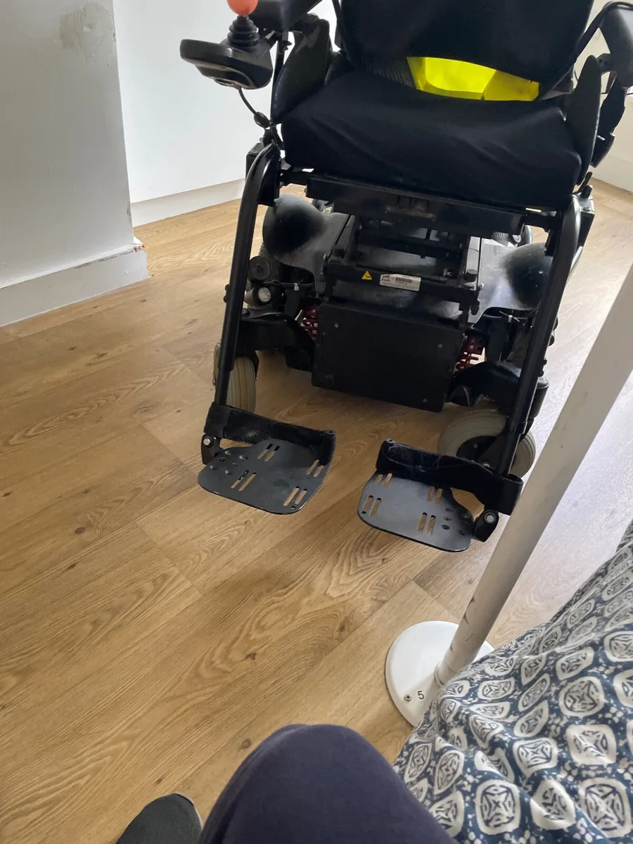 Electric wheelchair - Image 2
