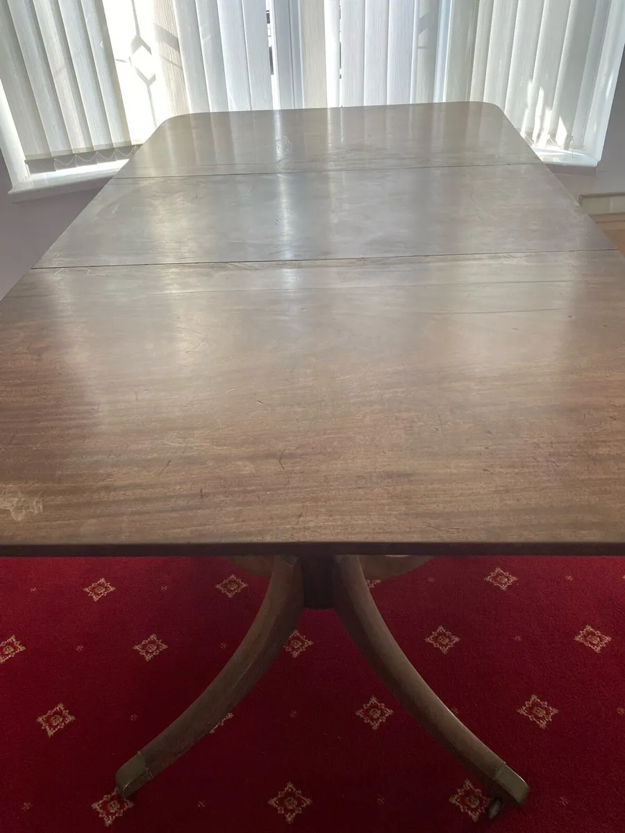 Antigue twin pedal 1850 in date table moving house