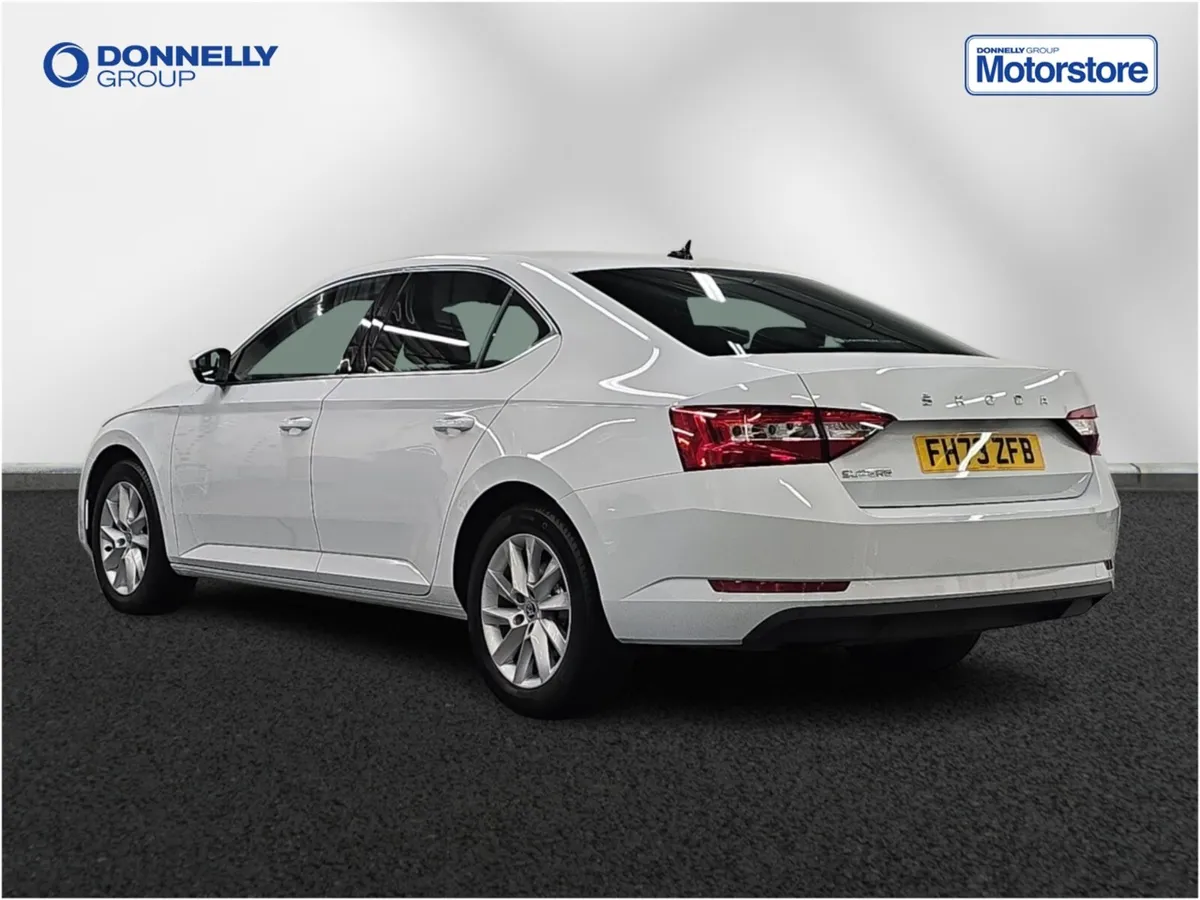 Skoda SUPERB Diesel Hatchback SE Technology - Image 2