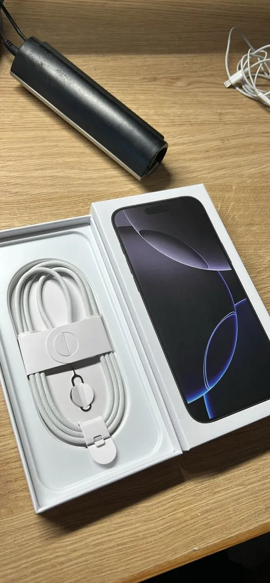 iPhone 16 pro max - Image 4