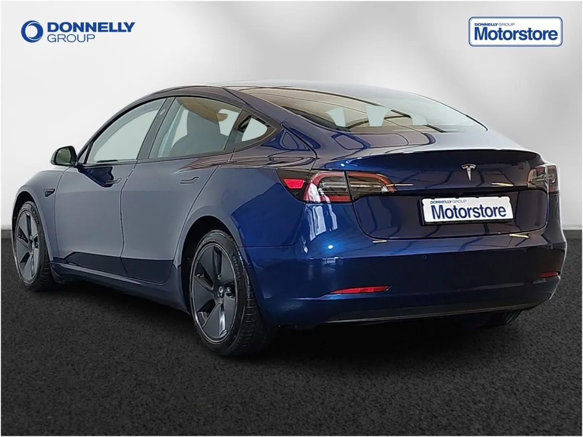 Tesla Model 3 Saloon Standard Plus - Image 2