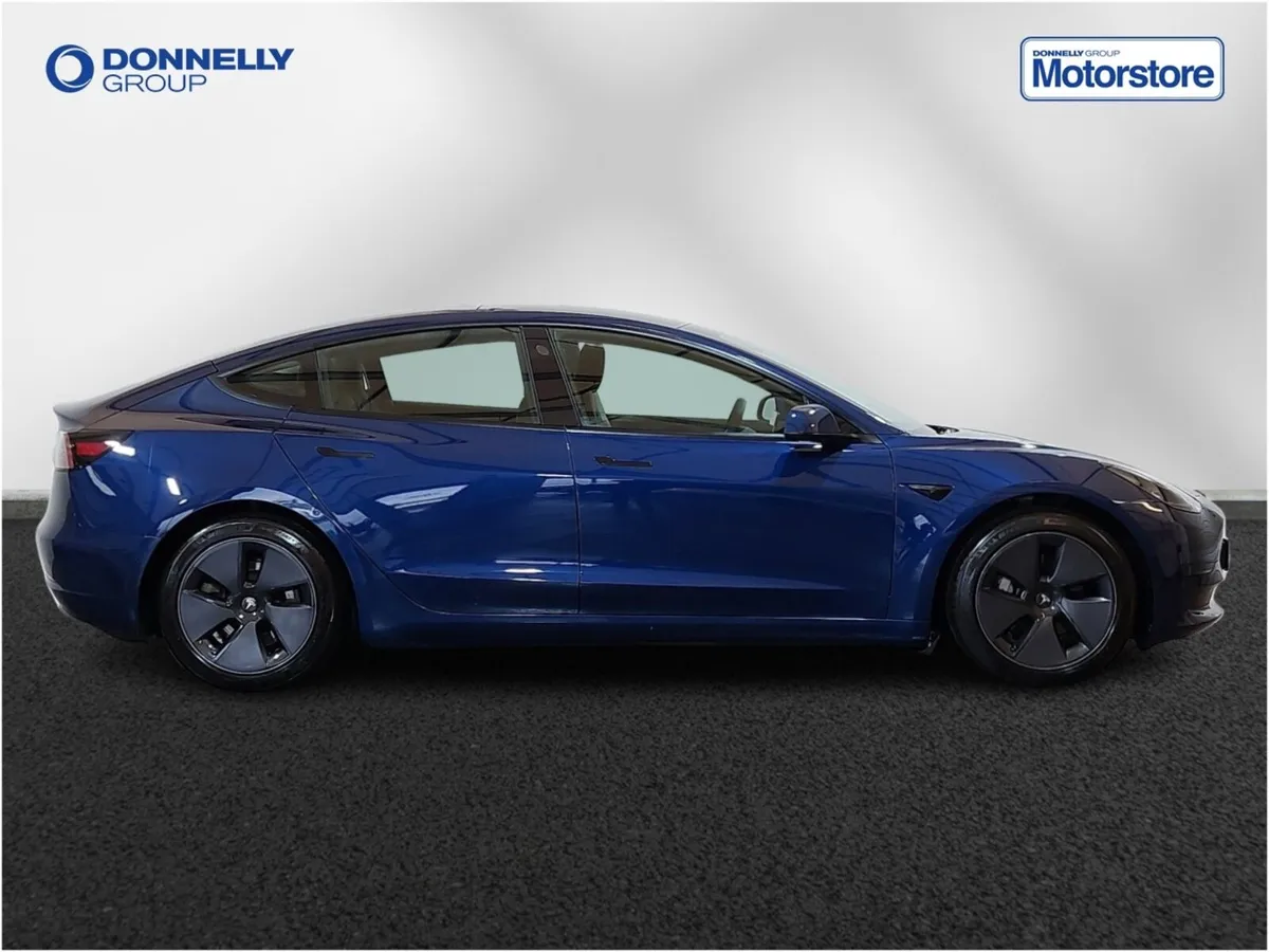 Tesla Model 3 Saloon Standard Plus - Image 3
