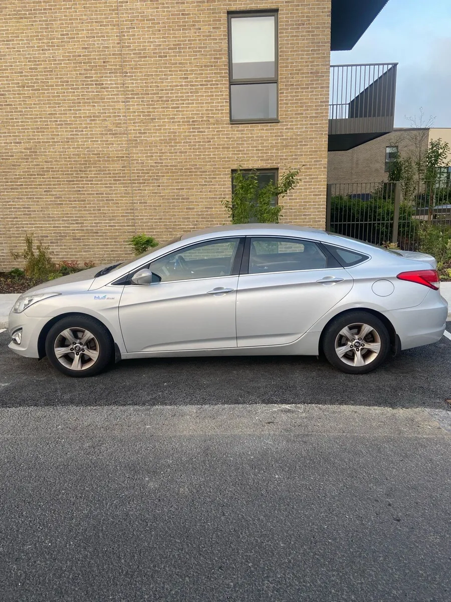 Hyundai i40 2012 - Image 2