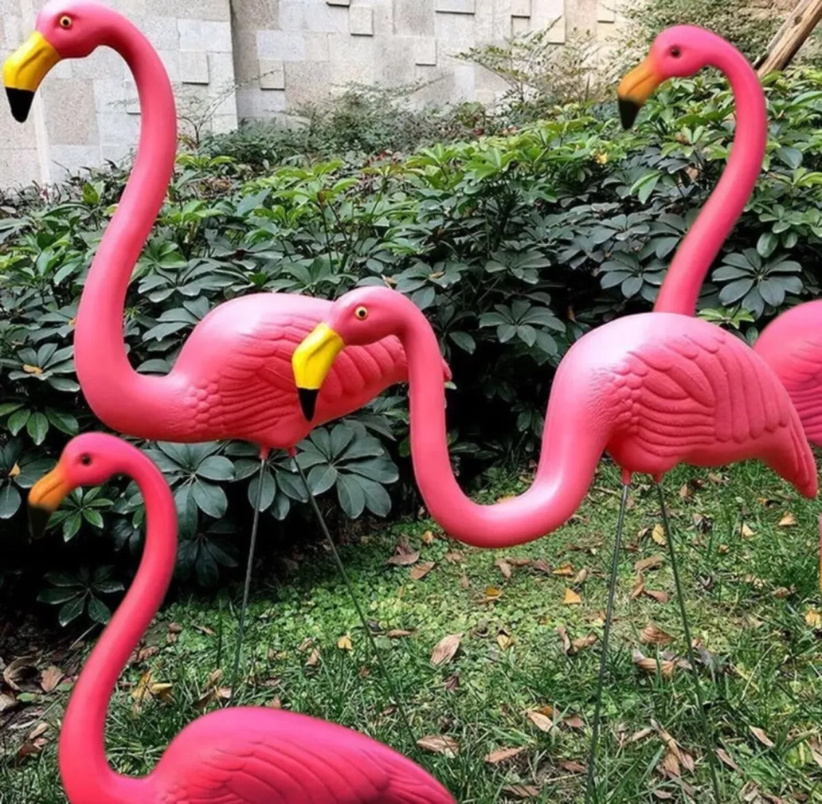 Set of 2 Lawn Flamingos Garden Ornaments NEW - Image 2
