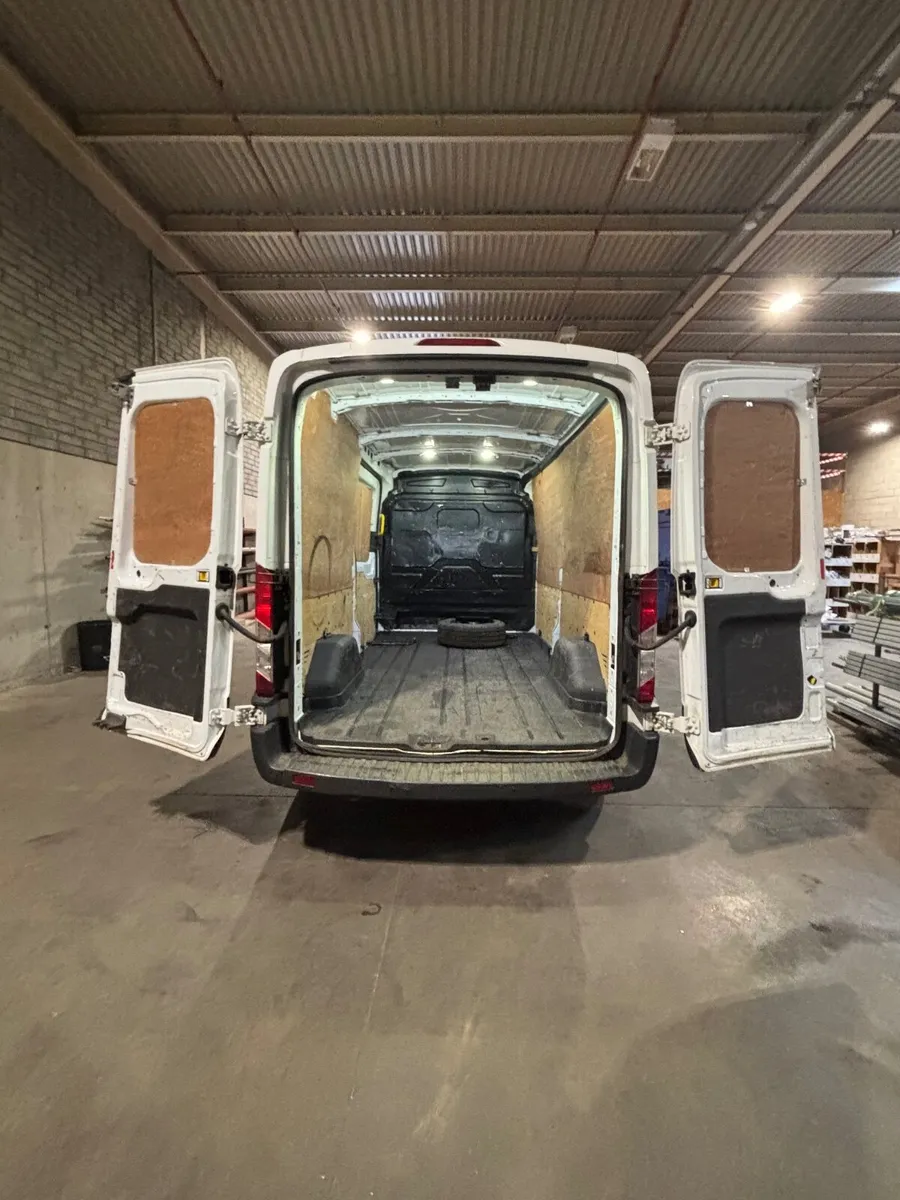 Ford Transit 2018 - Image 2