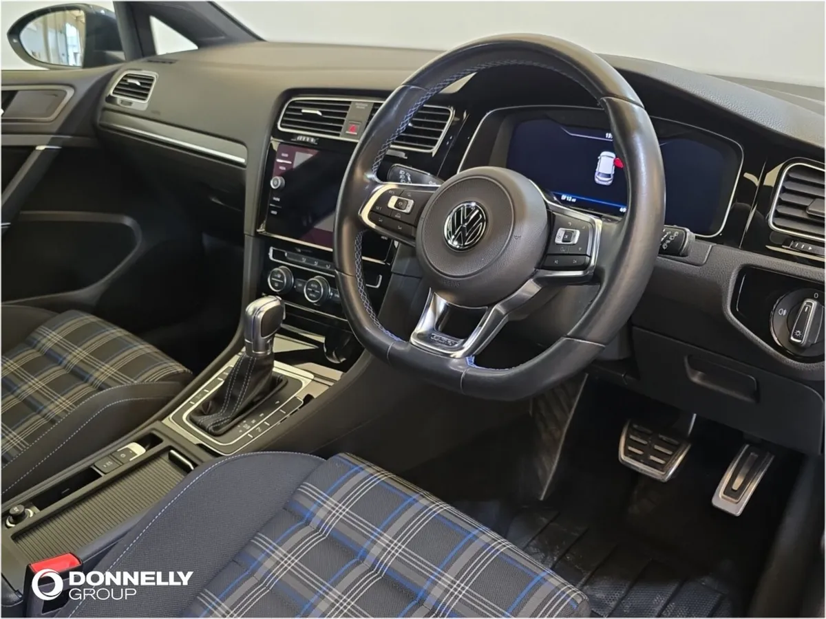 Volkswagen Golf Hatchback GTE - Image 4