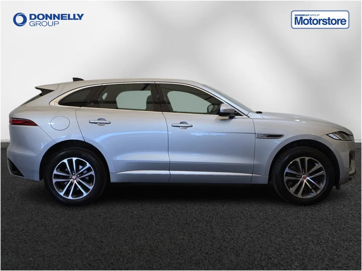 Jaguar F-pace F-Pace Estate R-Dynamic SE - Image 3