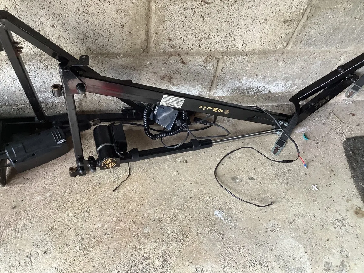 Car wheelchair hoist, and wheelchairs. - Image 3