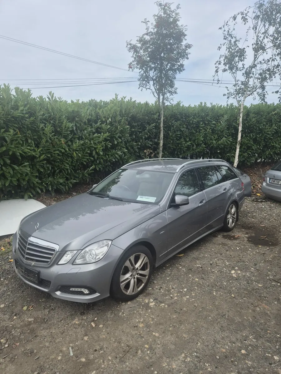 Mercedes E200 - Breaking only - Image 2