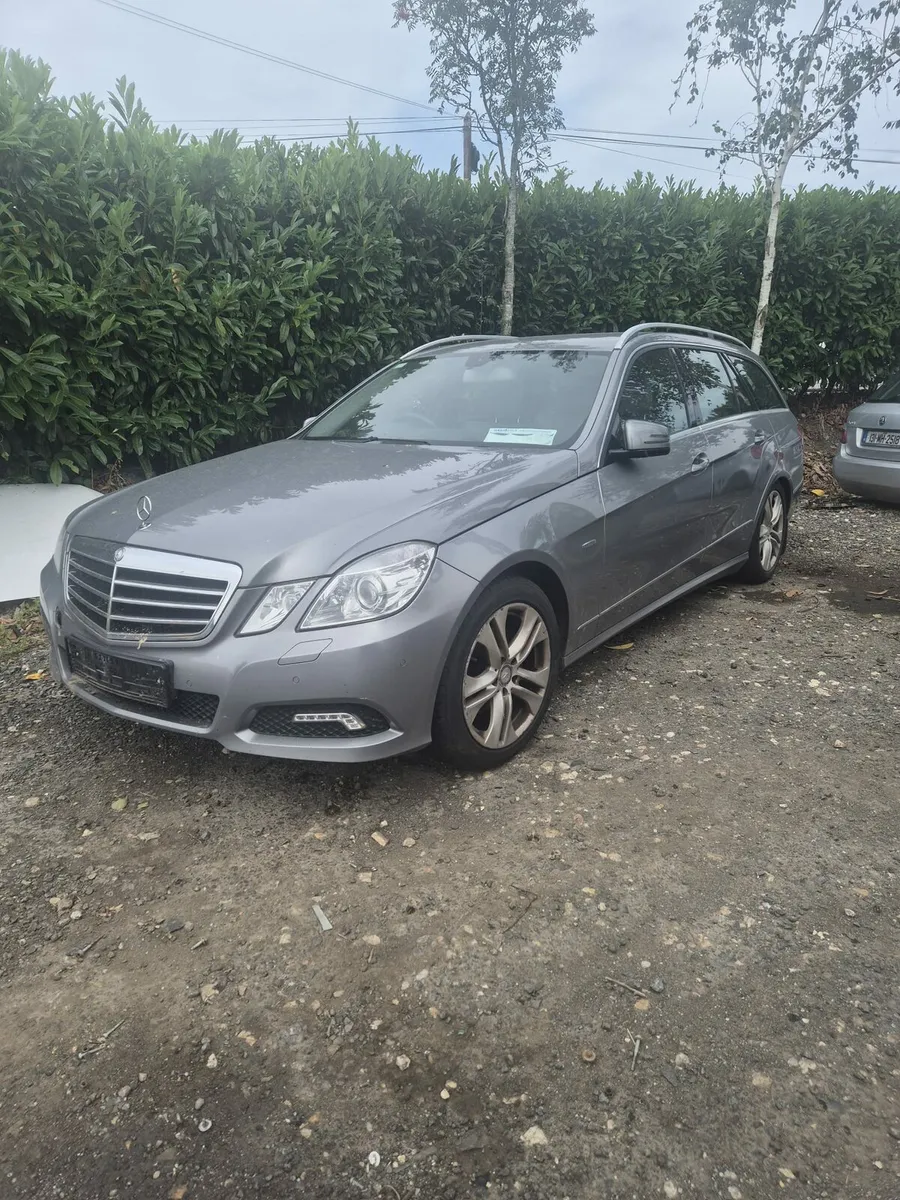 Mercedes E200 - Breaking only - Image 3