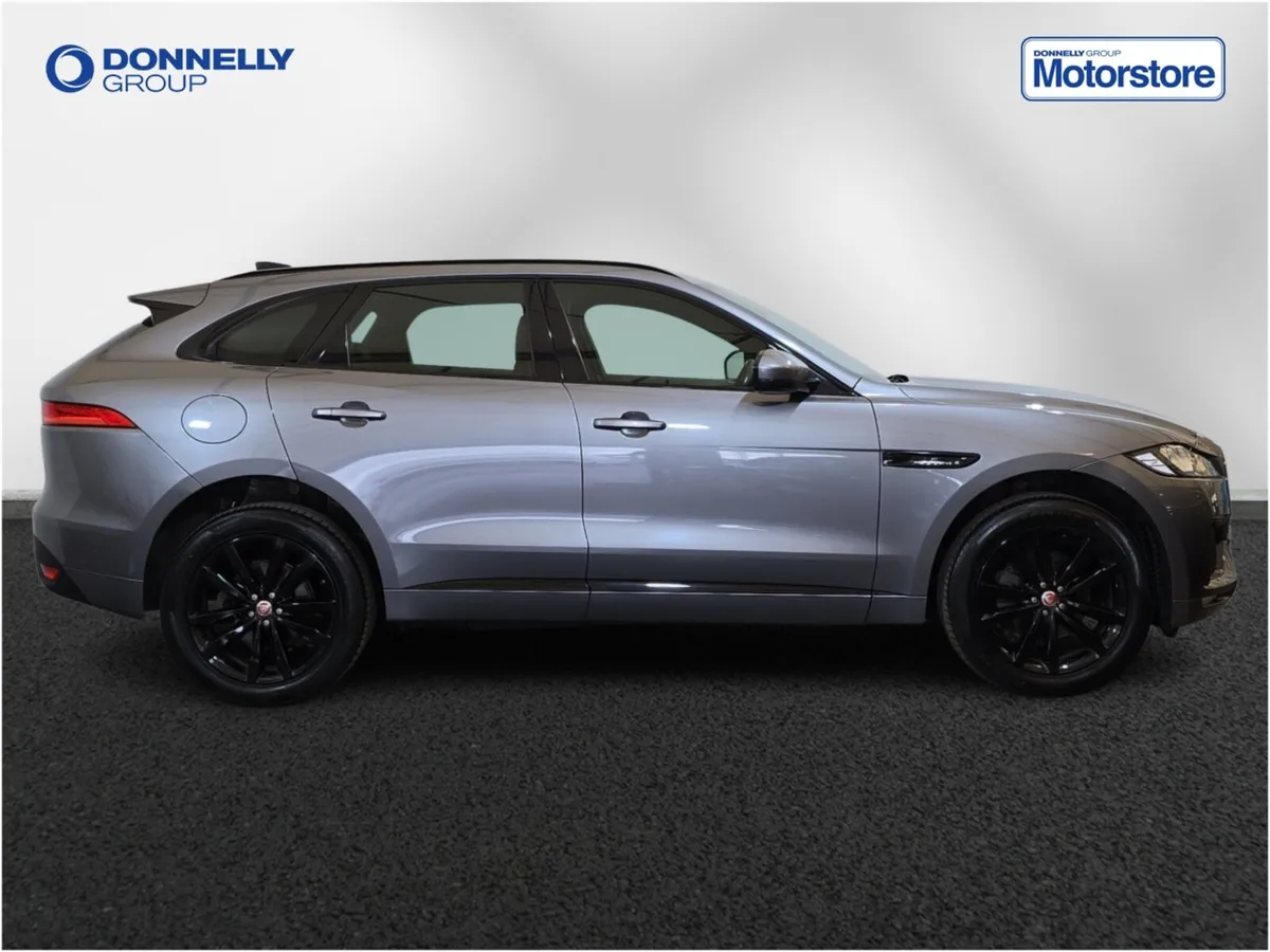 Jaguar F-pace F-Pace Estate Special Editions Chequ - Image 3