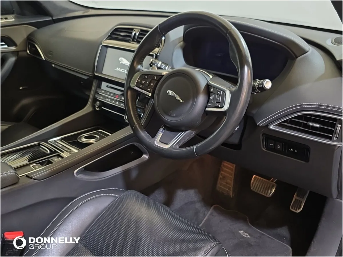 Jaguar F-pace F-Pace Estate Special Editions Chequ - Image 4