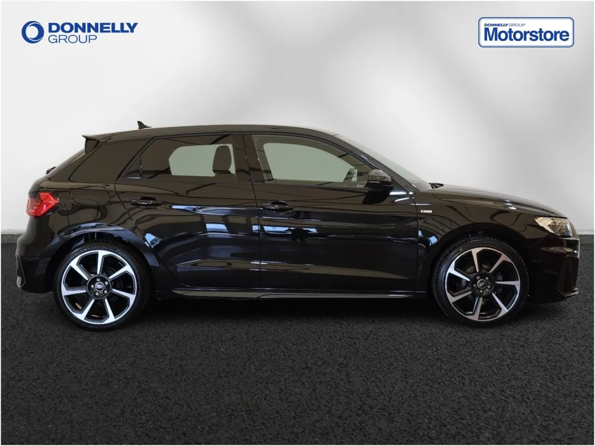 Audi A1 Sportback Black Edition - Image 3