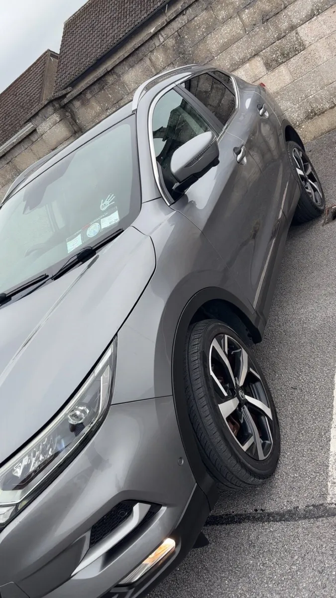 Nissan Qashqai Tekna High Spec - Image 3