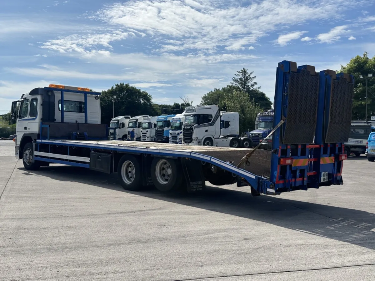 2005 (05) VOLVO FM9 300 6X2 BEAVERTAIL - Image 4