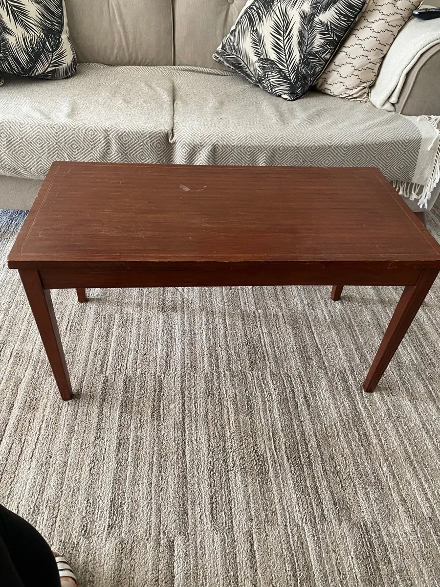 Coffee tables , rug and foot spa - Image 1