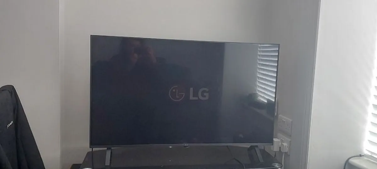 Lg Smart Tv - Image 1