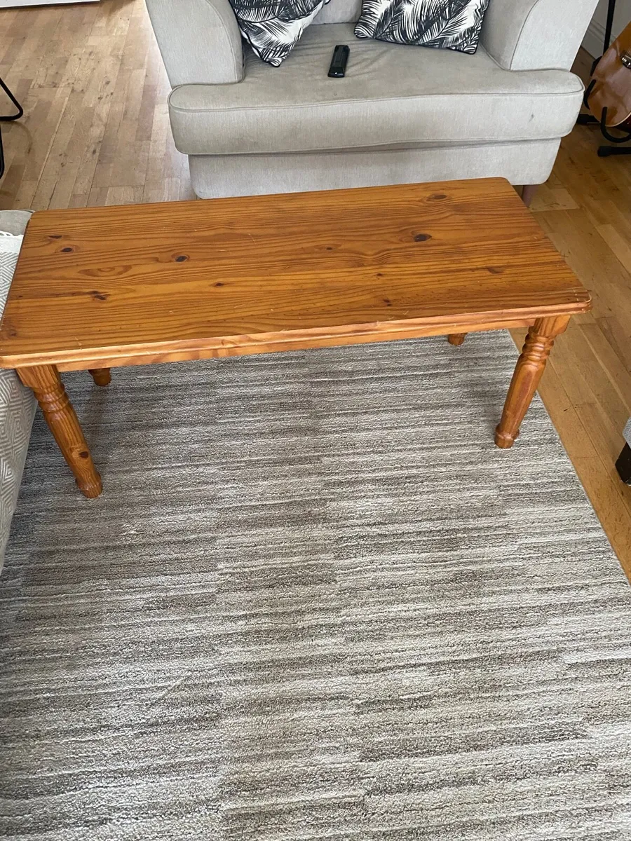 Coffee tables , rug and foot spa - Image 4