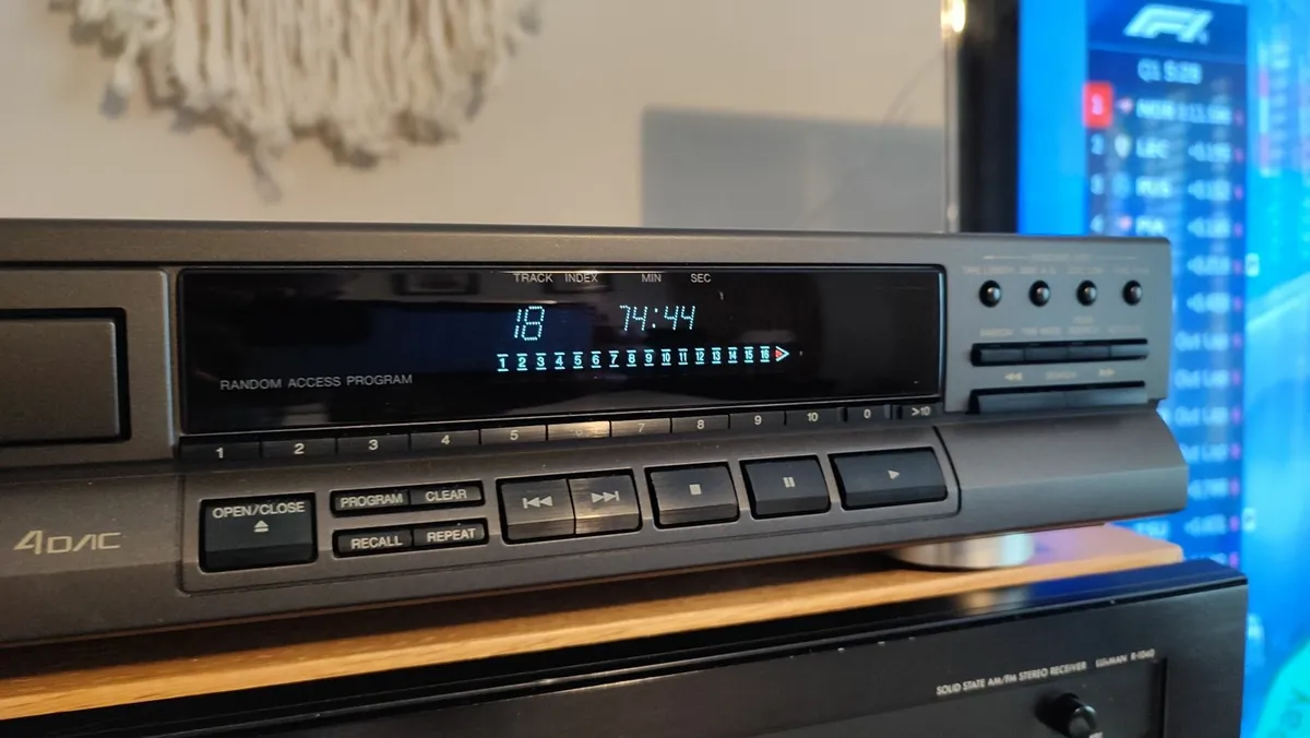 TECHNICS SL-PG340a CD player.Like new. Manual book - Image 4