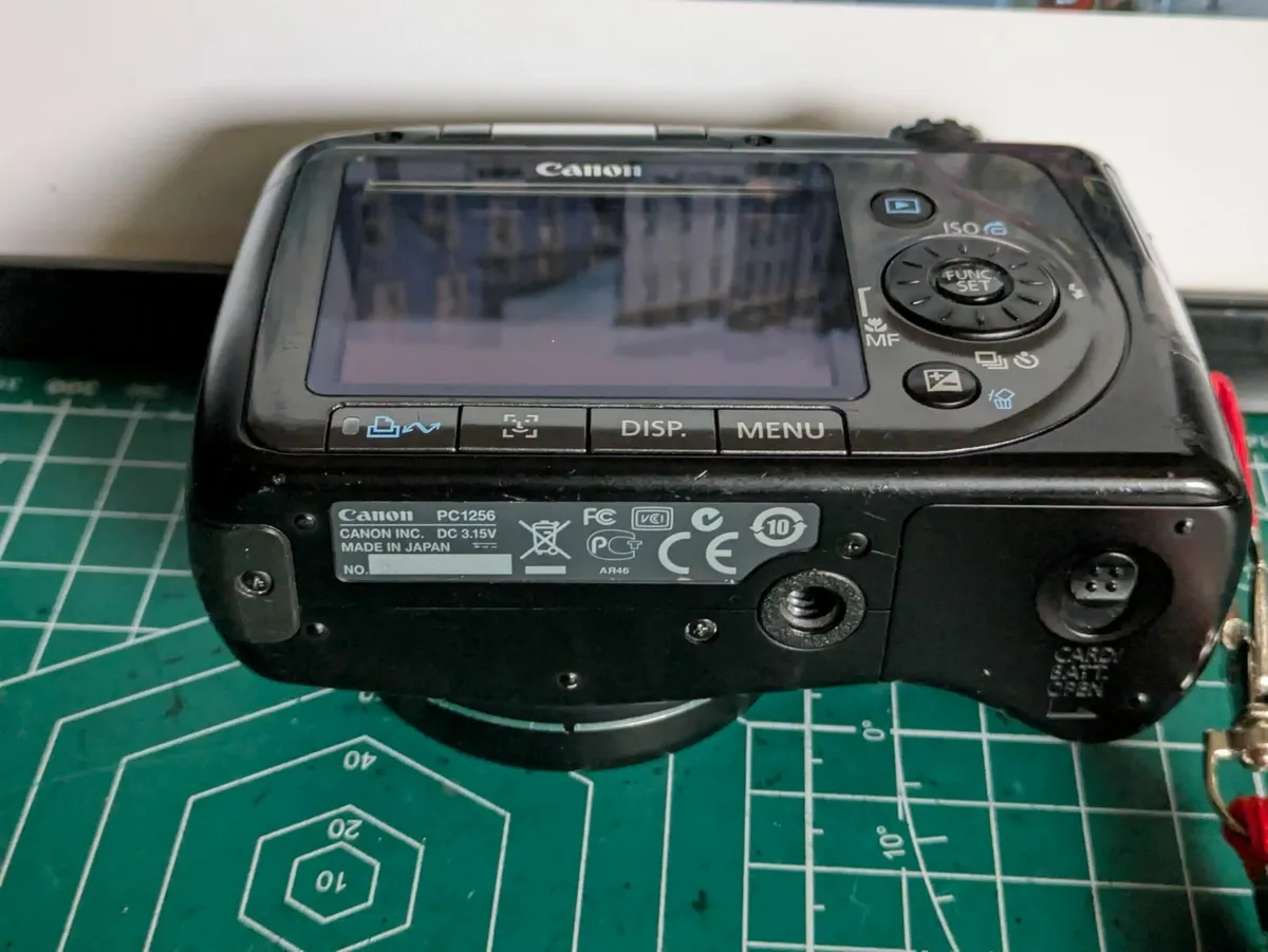Canon PowerShot CCD 🌈 digital compact camera - Image 3