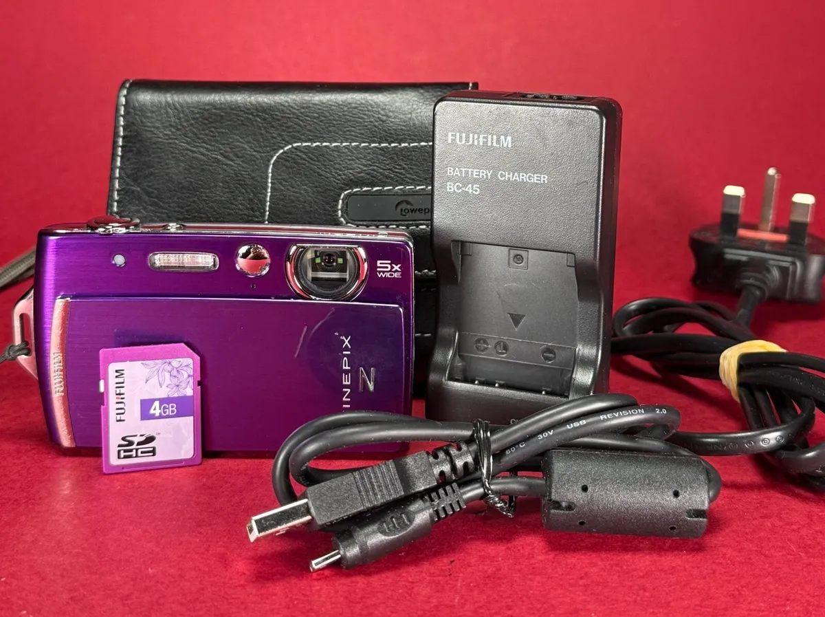 FujiFilm FinePix Z110 Purple 14.0MP 5x Zoom - Image 1