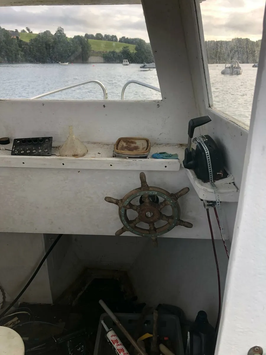 21ft day boat plus trailer - Image 4