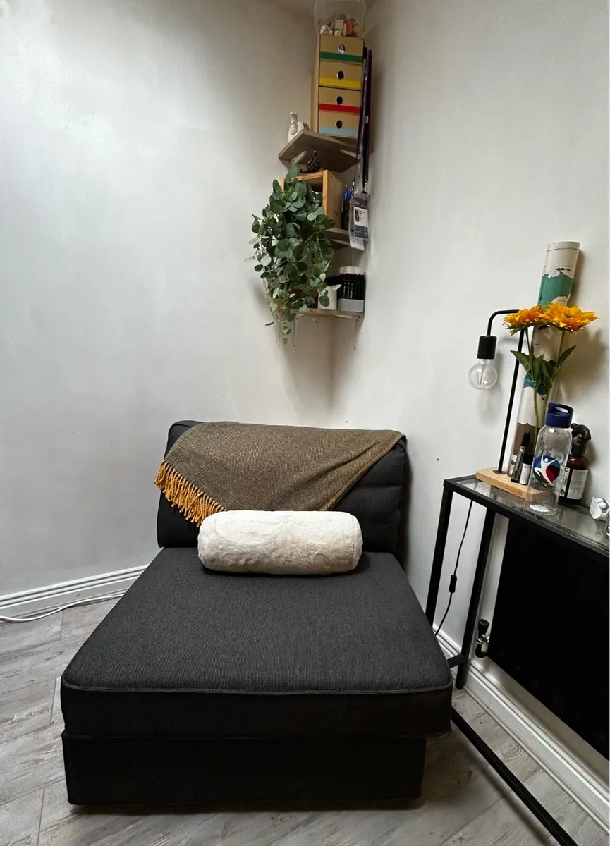 1 seat sofa bed - Image 1