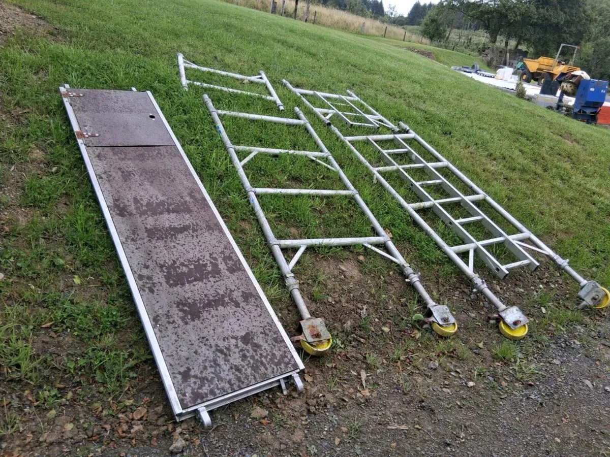 Boss aluminium scaffold tower - Image 1