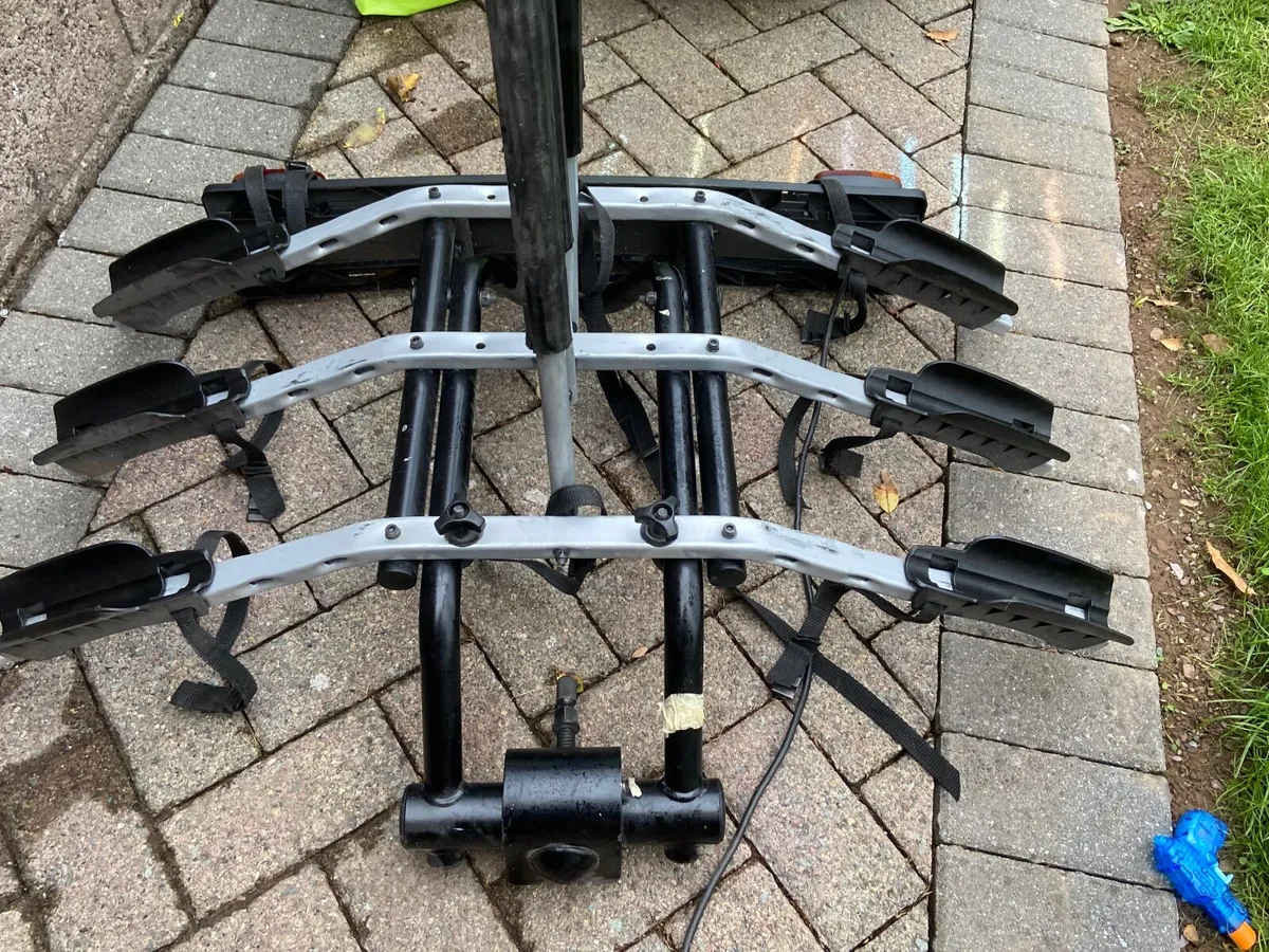 Thule 3 bike rack over hitch - Image 4