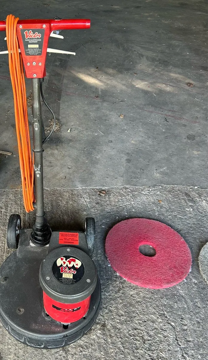 Victor floor polisher - Image 1