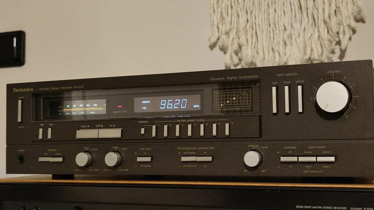 VINTAGE Technics SA-222 Receiver, Amplifier. VGC - Image 1