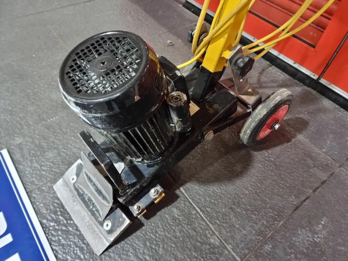 SPE Vinyl Floor Tile Lifter 110v - Image 4