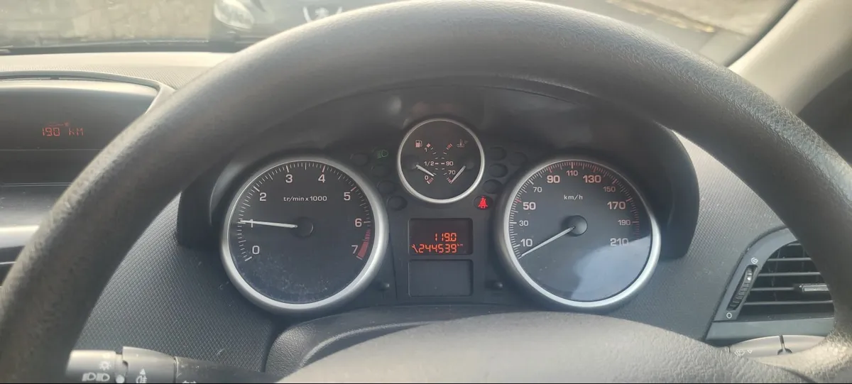 Peugeot 207 2007 - Image 2