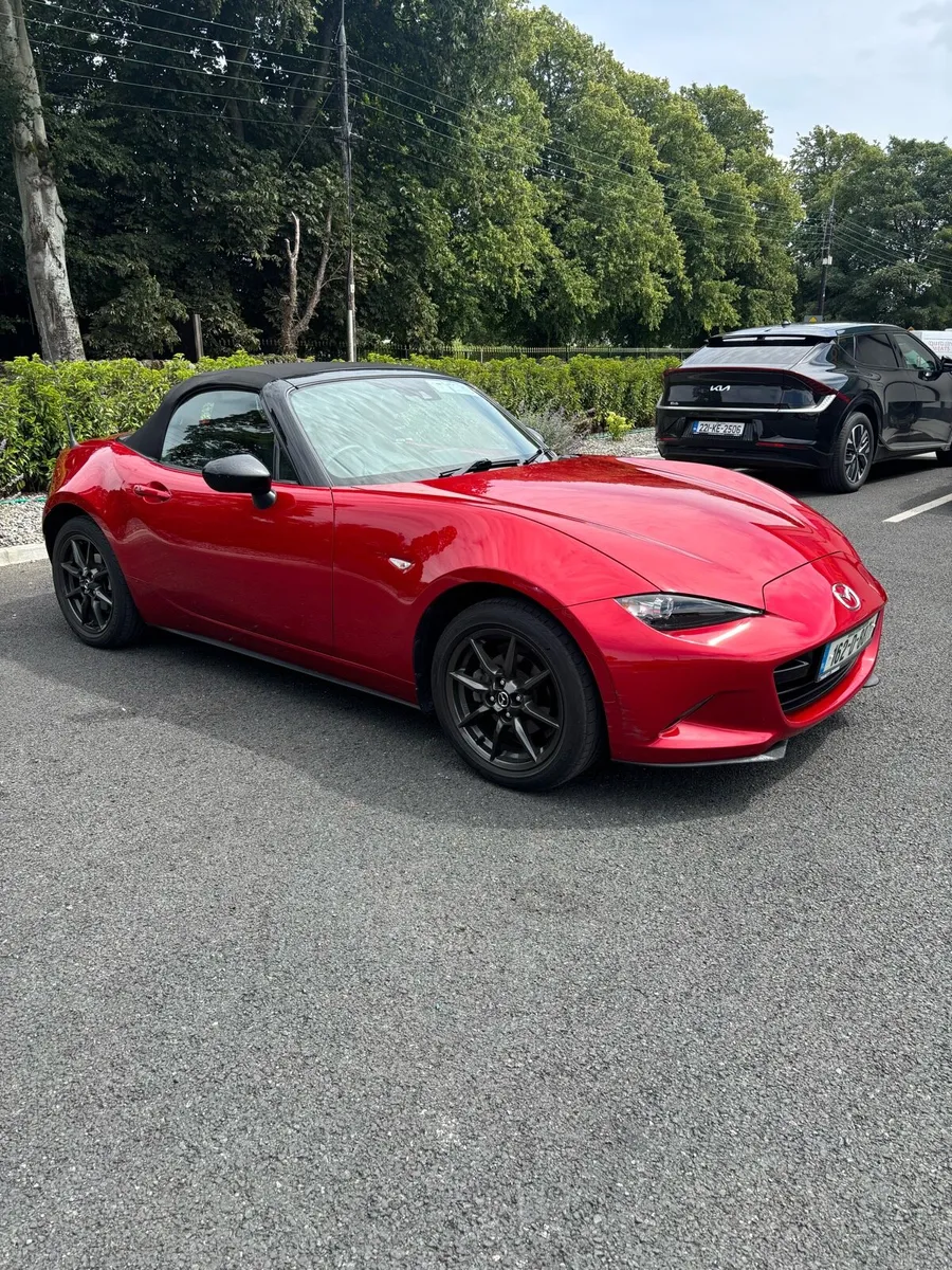 Mazda MX-5 Roadster - Image 1