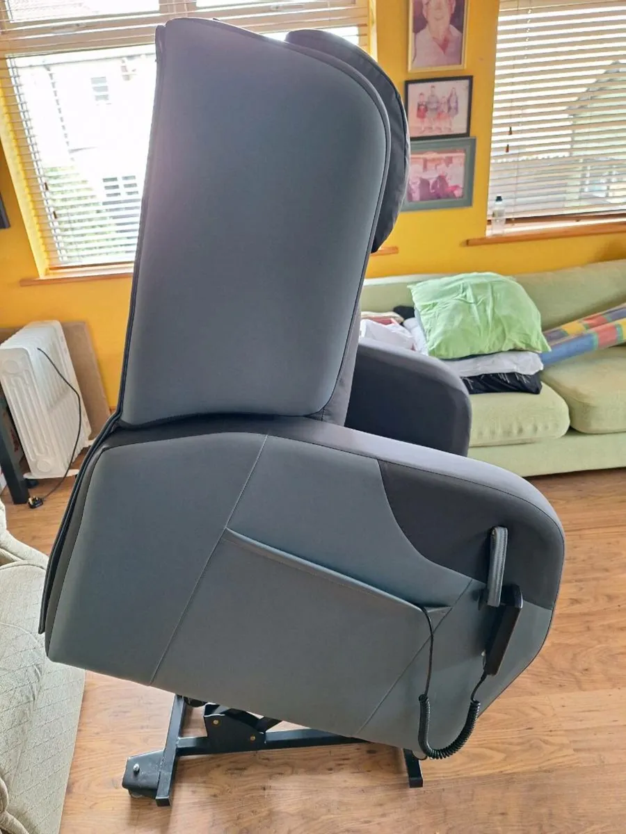 Homecare medical riser recliner electric armchair - Image 2