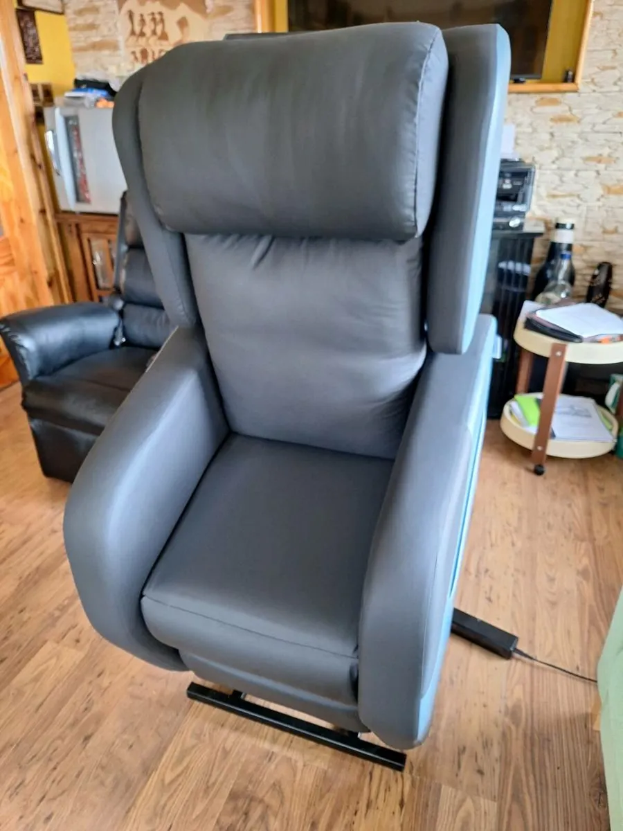 Homecare medical riser recliner electric armchair - Image 3
