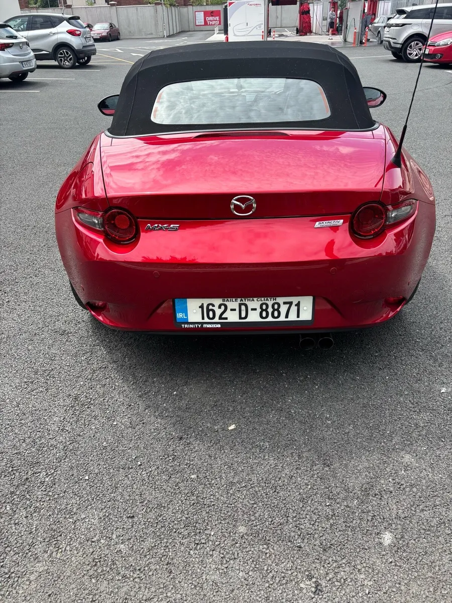 Mazda MX-5 Roadster - Image 4