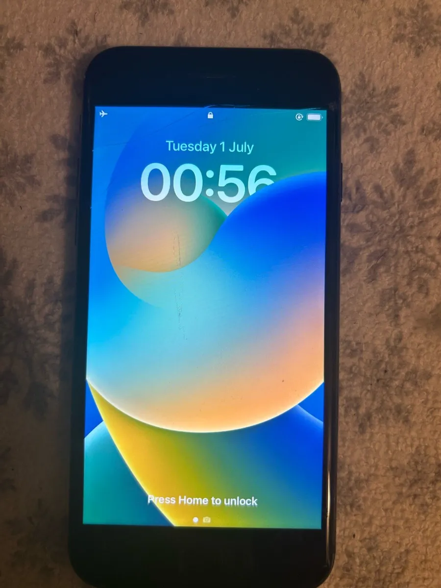 iPhone 8 - Image 1