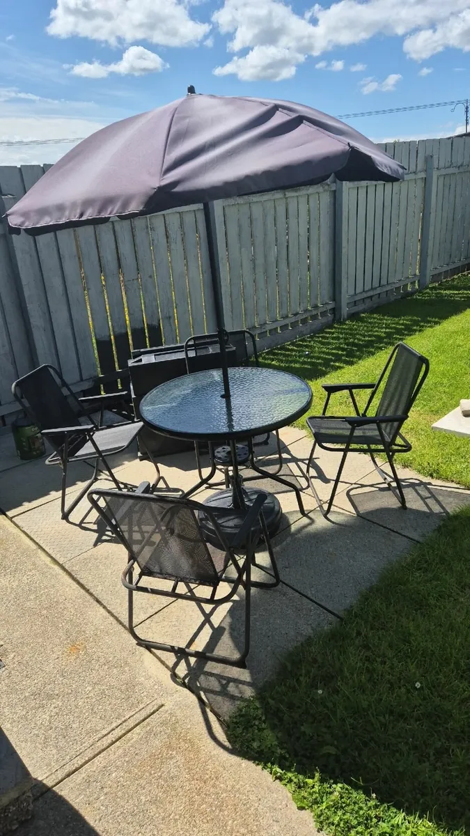 Garden furniture - Image 1