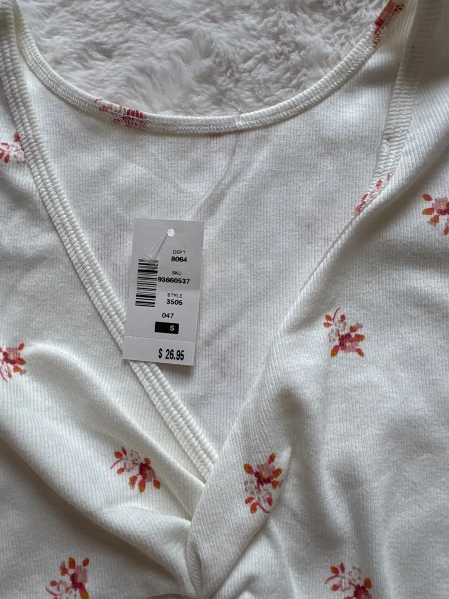 Tops - Image 2