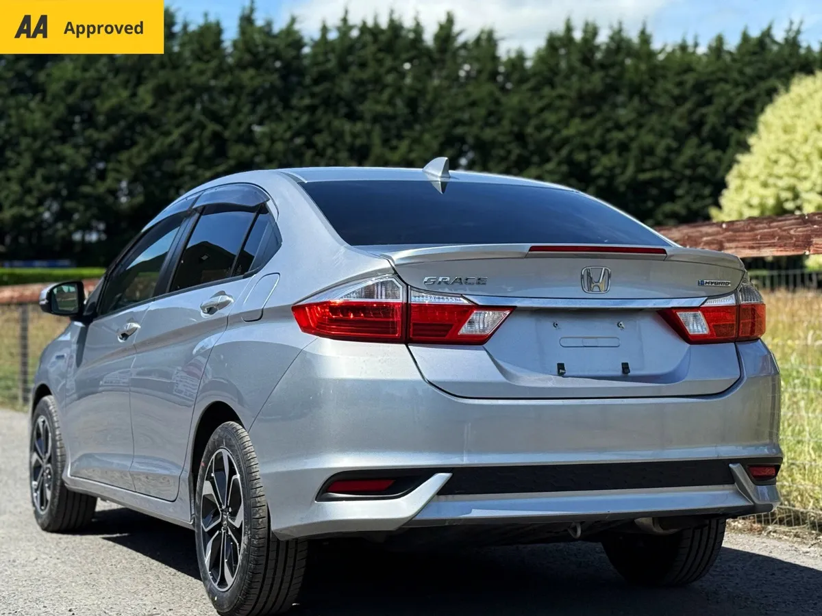 🌟 2019 Honda Grace 1.5 Hybrid LX Apple carplay🌟 - Image 3