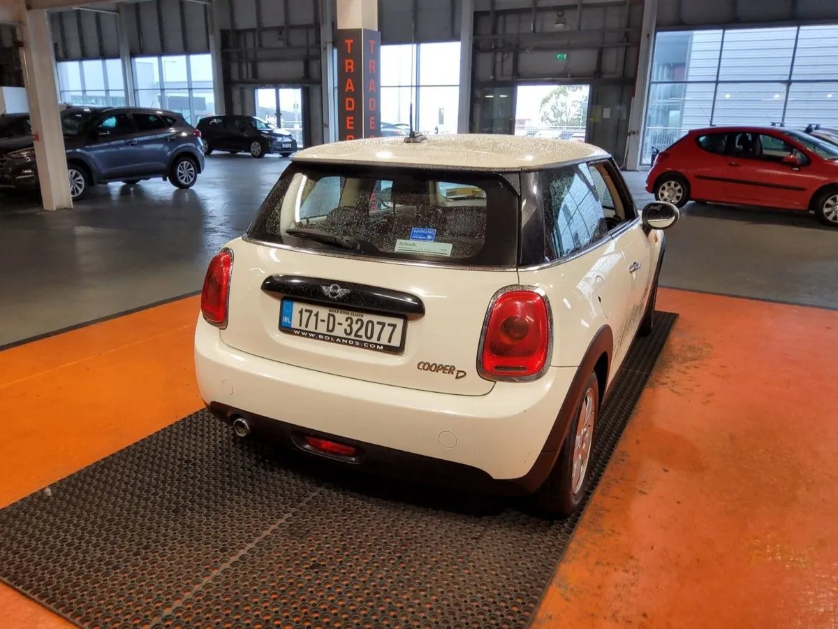 MINI Cooper Cooper D - Image 3