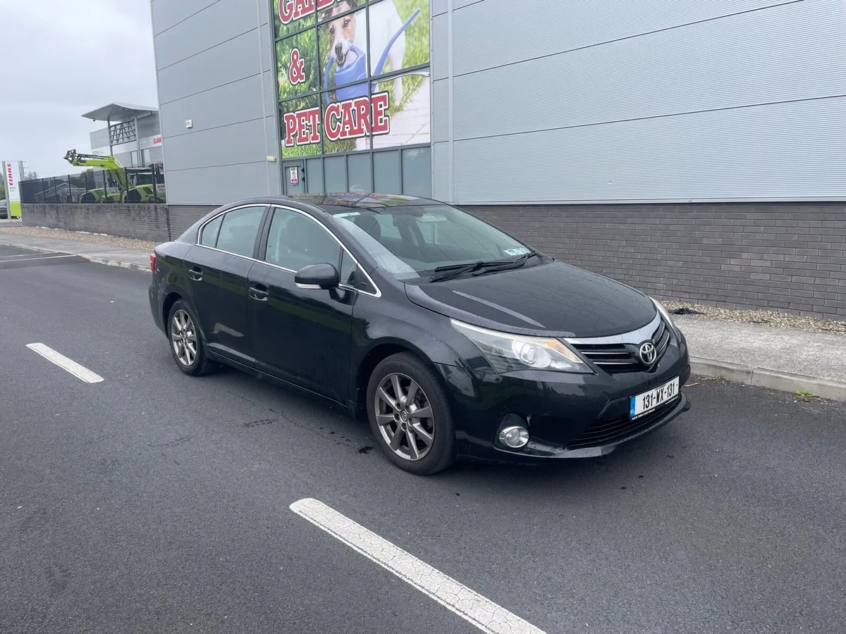 2013 Toyota avensis - Image 1