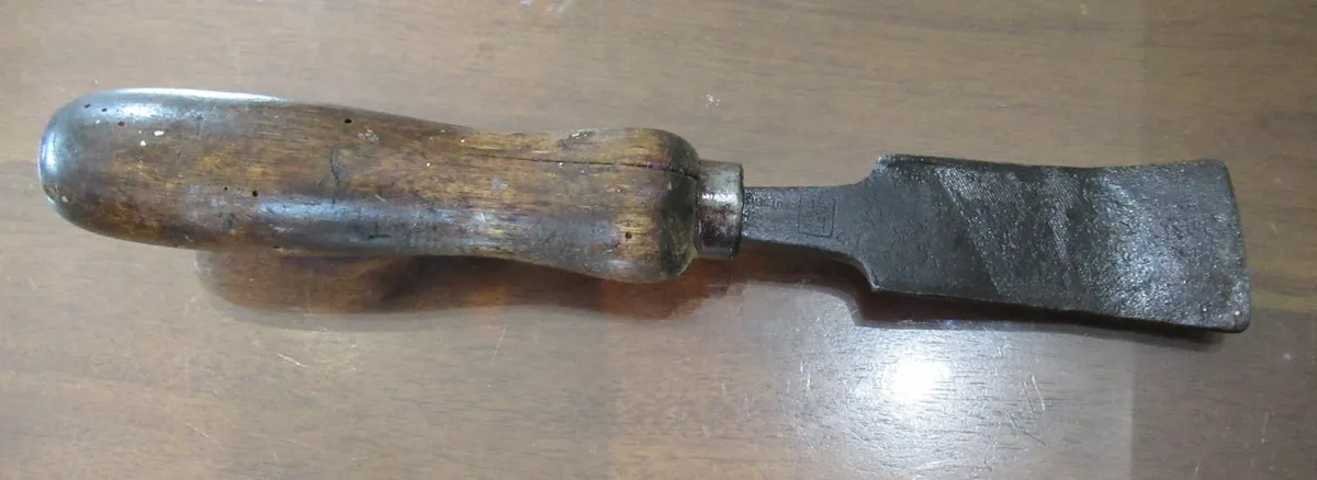 Antique Sanderson Brothers Palmyra Curved Chisel - Image 2