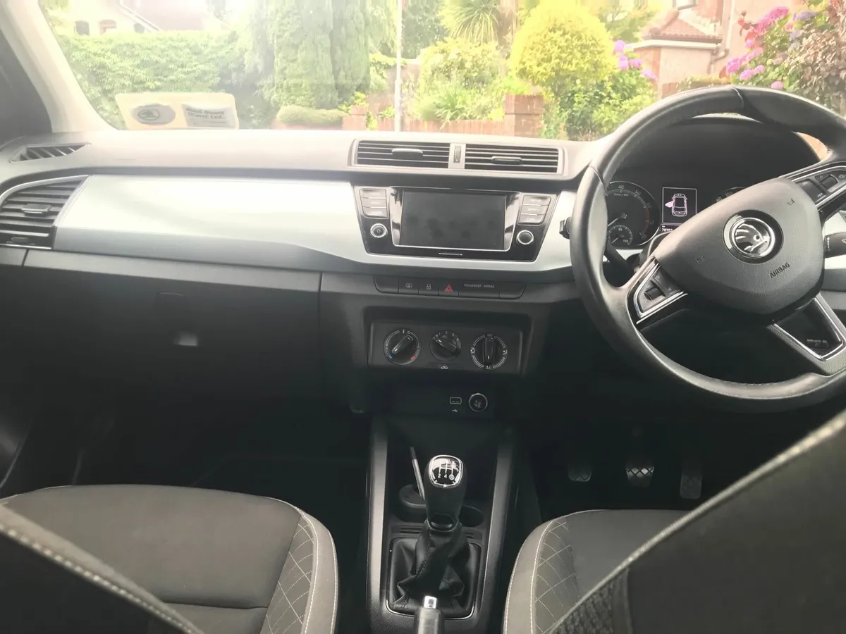 Skoda Fabia Ambition 2019 1.0Mpi 75HP - Image 4