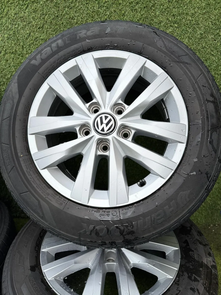 Volkswagen transporter 16"Alloy with tyre, Accesso - Image 3