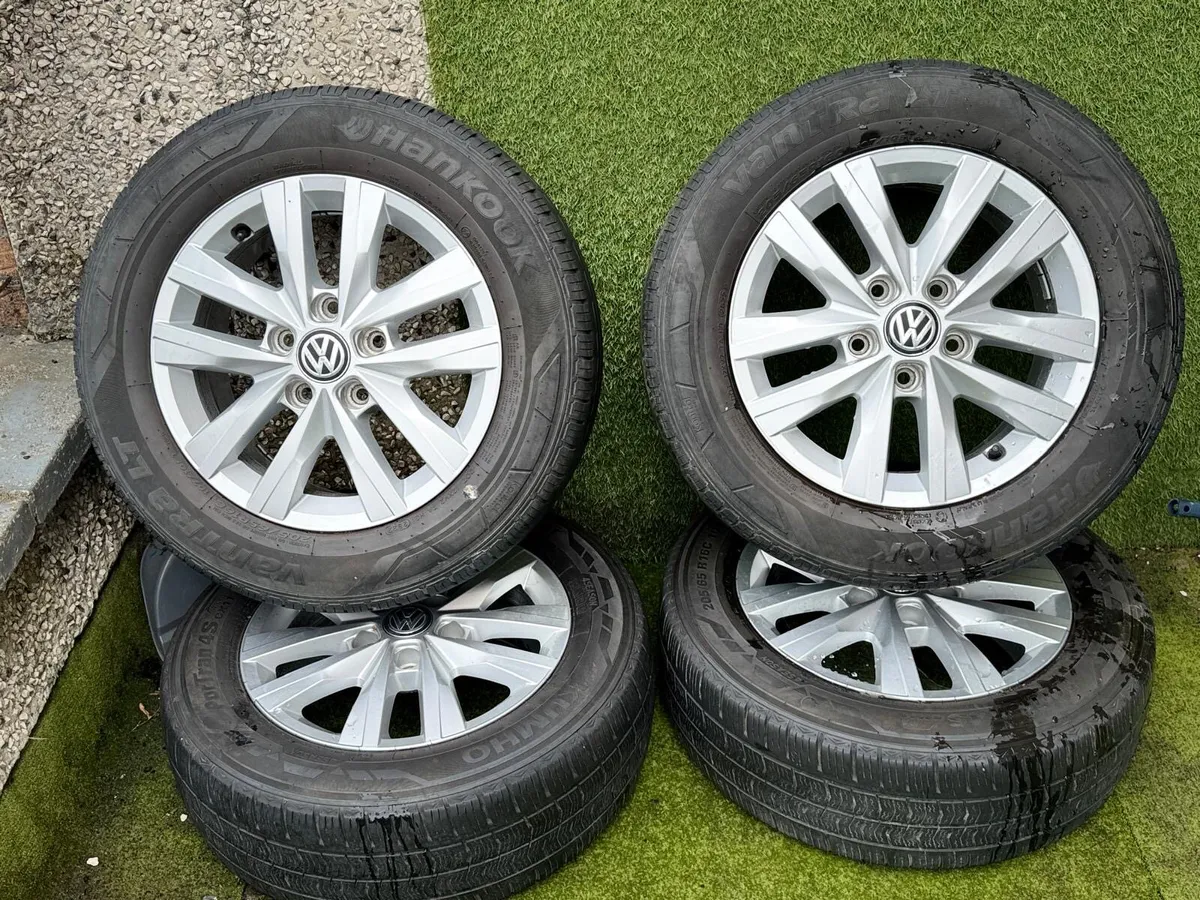 Volkswagen transporter 16"Alloy with tyre, Accesso - Image 4
