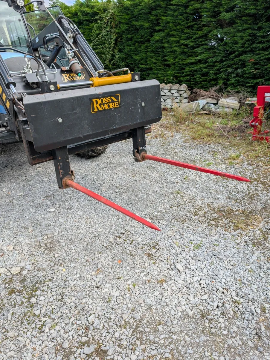 Rossmore Bale handler - Image 1