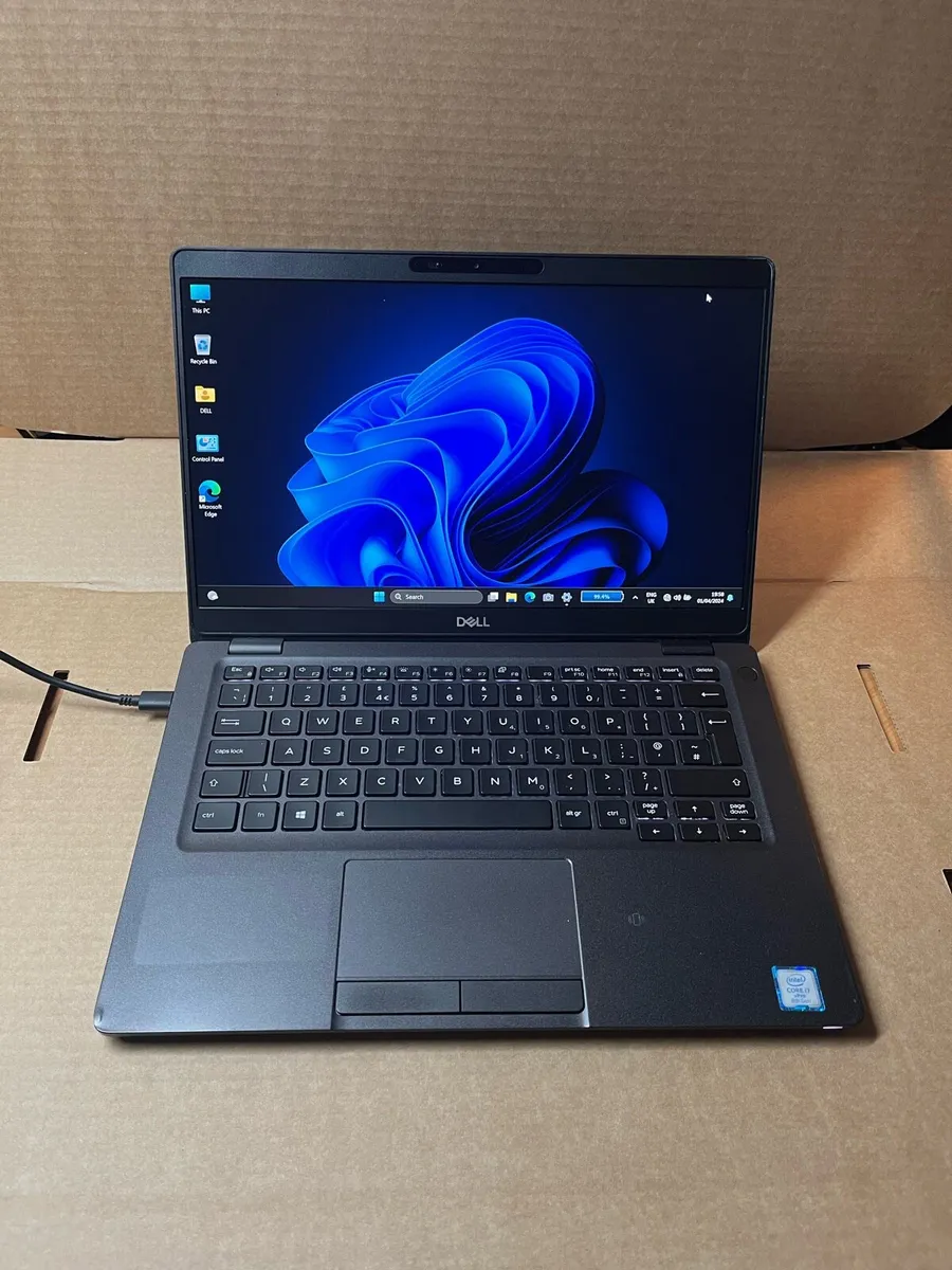 Dell i7 16-256 w11 Touchscreen - Image 1