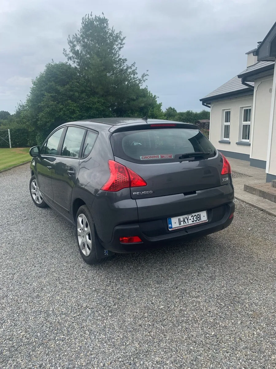 Car - Image 3
